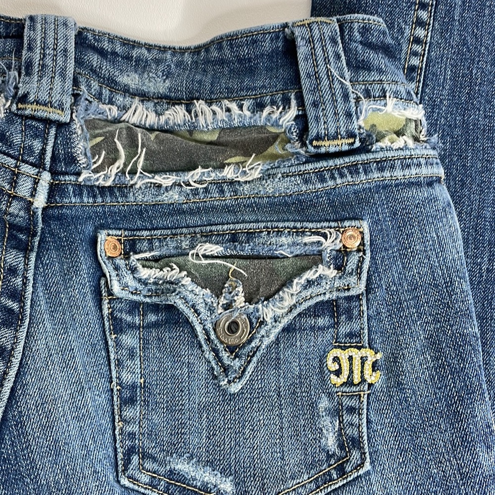Miss Me Low Rise Boot Cut Daphne Camo jeans size 26